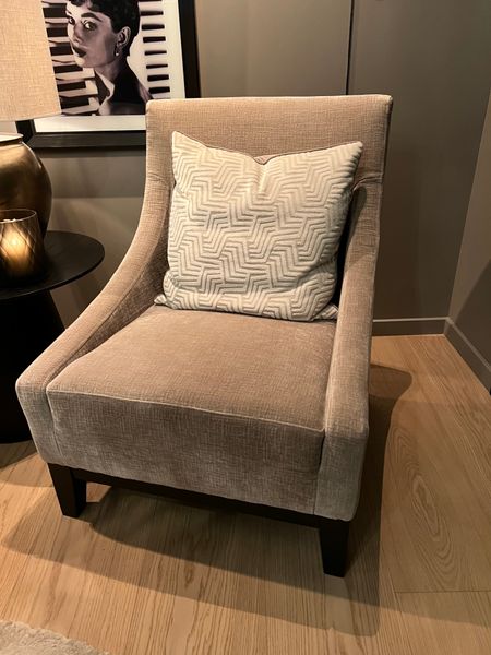 Lancaster Beige Chenille Stol - Home Factory 